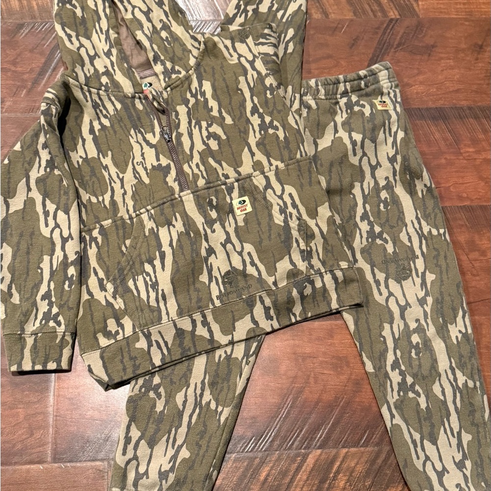 Mossy Oak Women's Camouflage Jogger Set